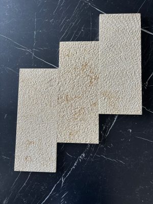 Placi Marmura Bej Sunny Bush Hammered 50x20x1.5